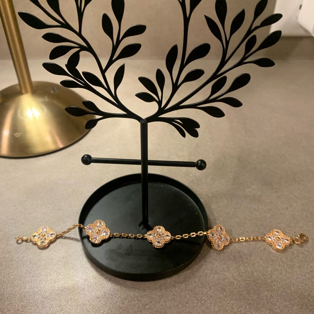 Good Quality. Elegant Gold and Silver Bracelet